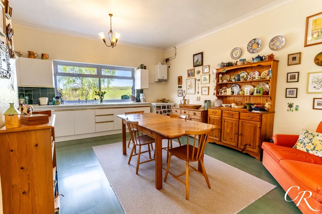 Property photo 2 of 23