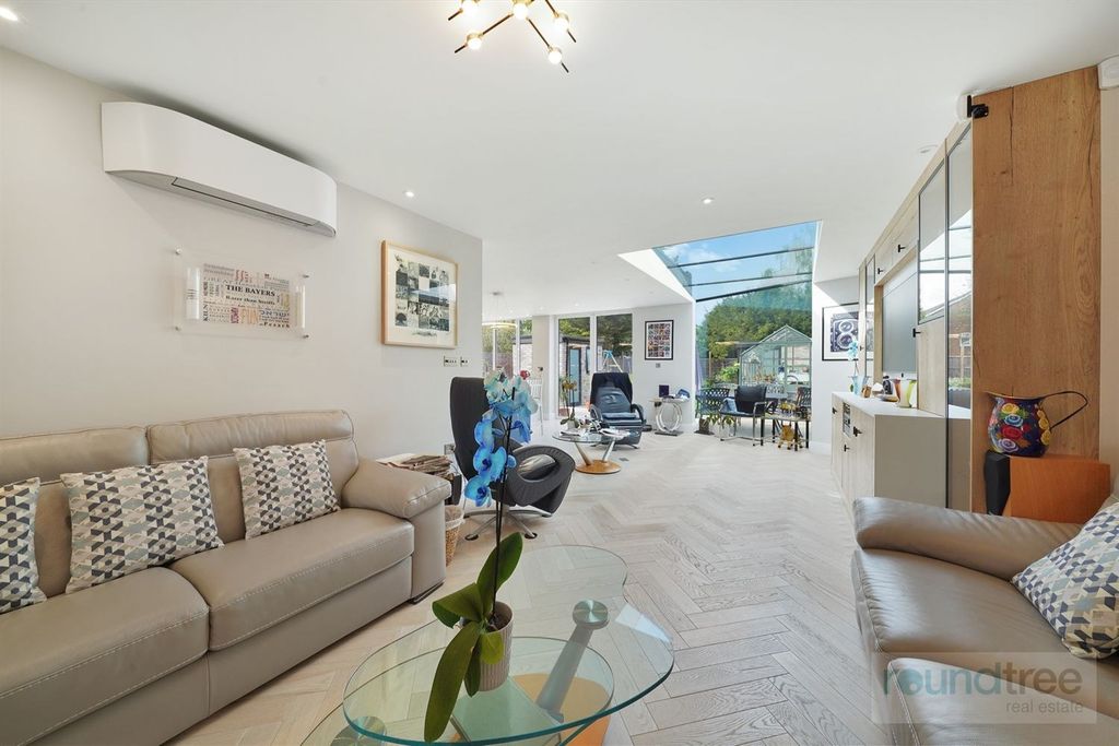 Additional image 9 of 4 bed semi-detached house for saleEdgwarebury Gardens, Edgware HA8