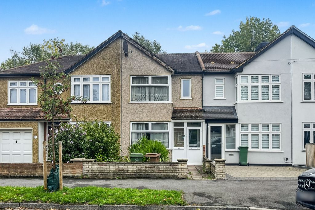 Property photo 1 of 13 82 Hamilton Avenue, Sutton, Surrey, Sm3 9Rl