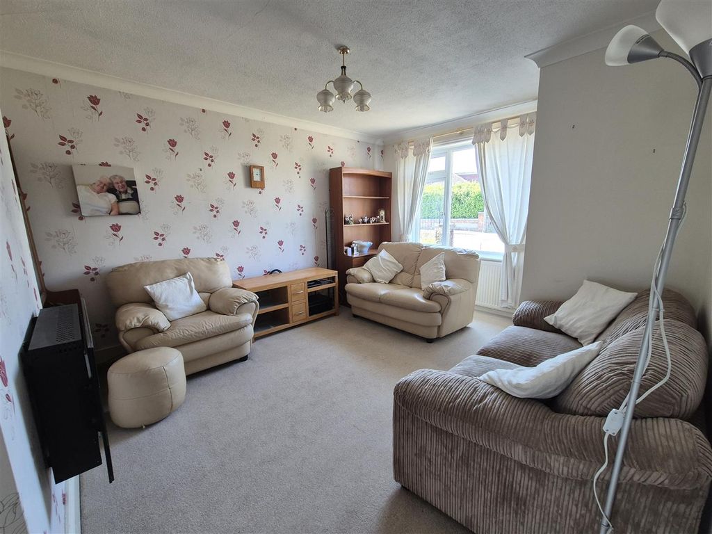 Property photo 2 of 14 77Rosslonew.Jpg