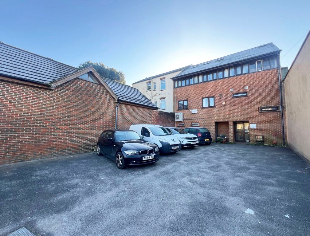 Property photo 1 of 11 Picture No. 05