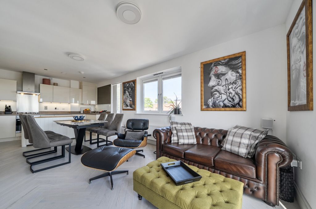 Property photo 2 of 12 1466365-2-6A10E91...