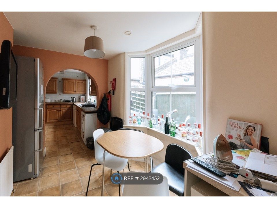 Property photo 3 of 7