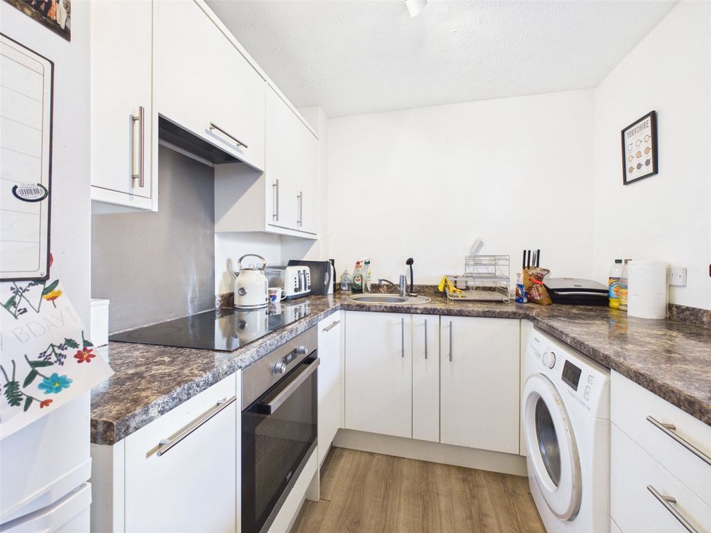 Property photo 2 of 15 Picture No. 04
