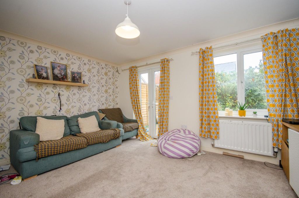 Property photo 2 of 12 Lounge Pic 2.Jpg