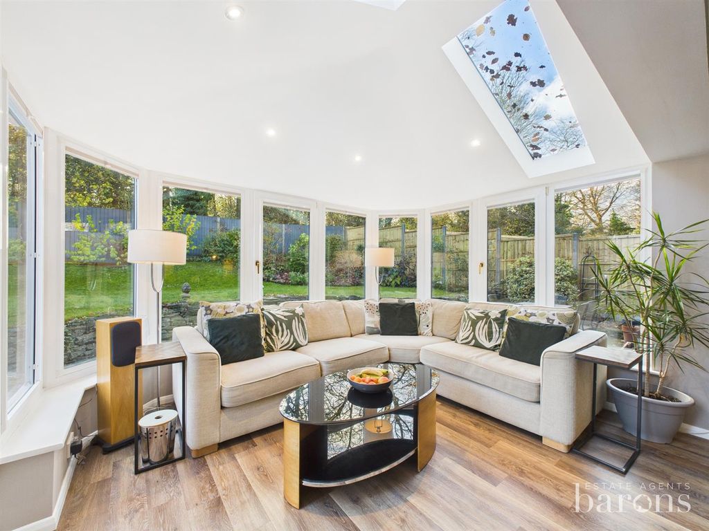 Property photo 3 of 26 Cam05500G0-Pr0097-Still014.Jpg