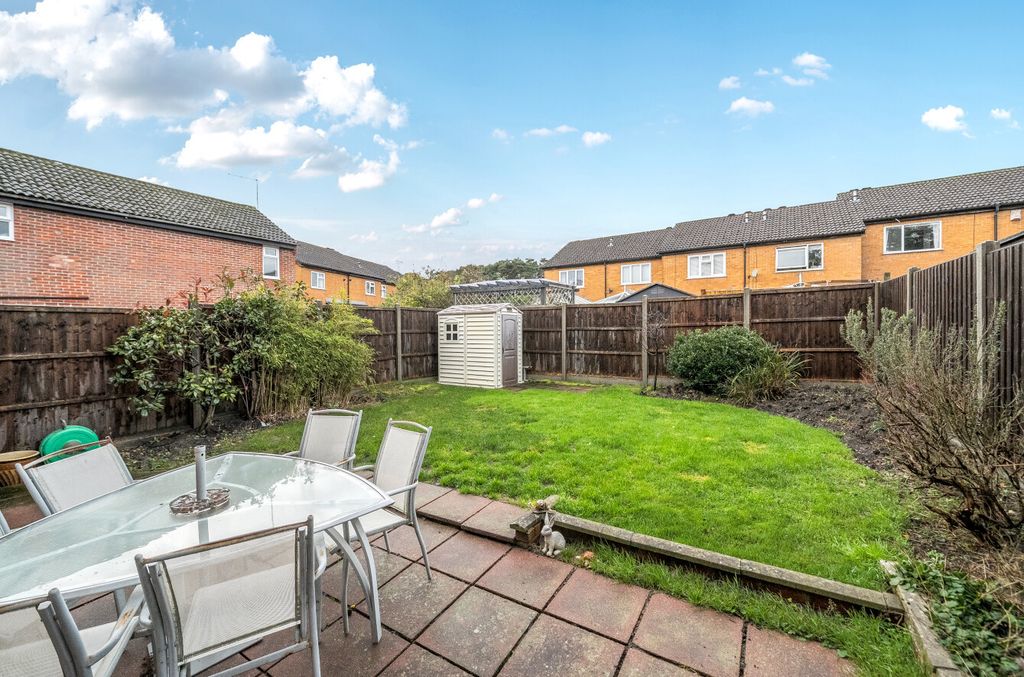 Property photo 3 of 18 1387989-17-6937Fd...