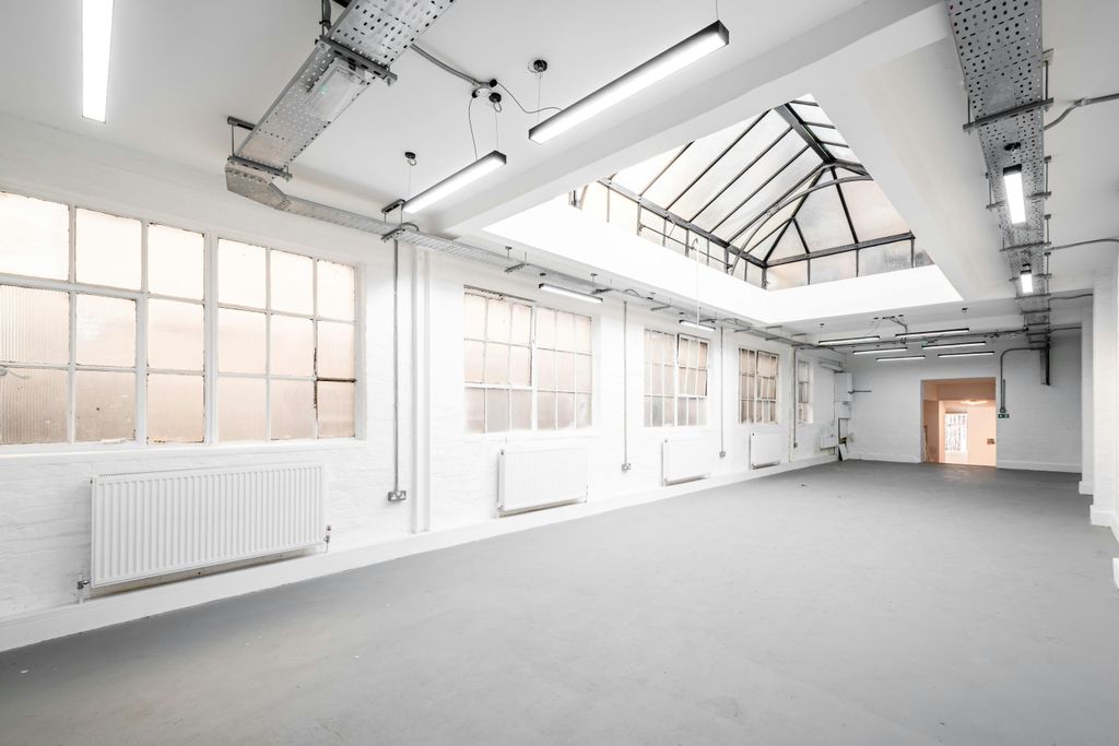 Property photo 1 of 21 Hackney Rd 237  Low Res 20.Jpg