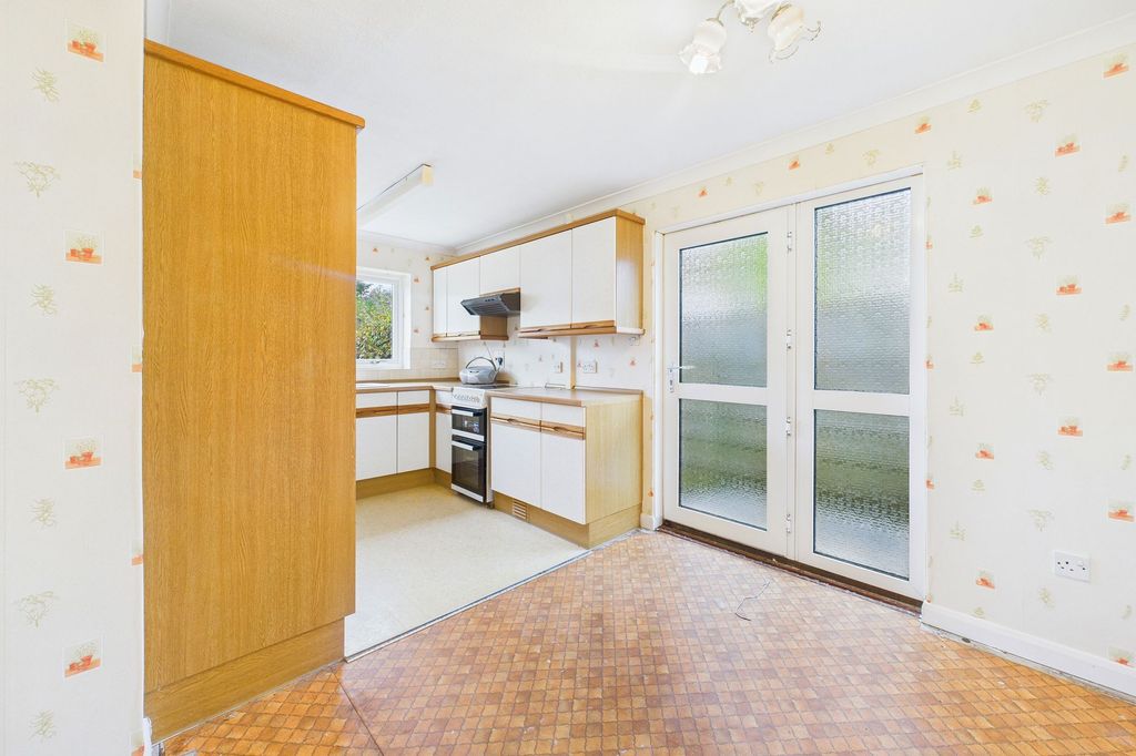 Property photo 3 of 14