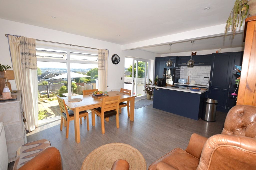 Property photo 2 of 16 2 - Picture No. 13