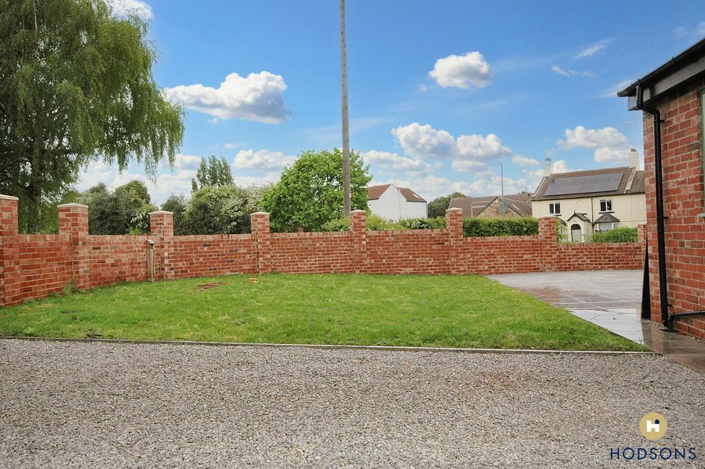 Property photo 2 of 18 Exterior