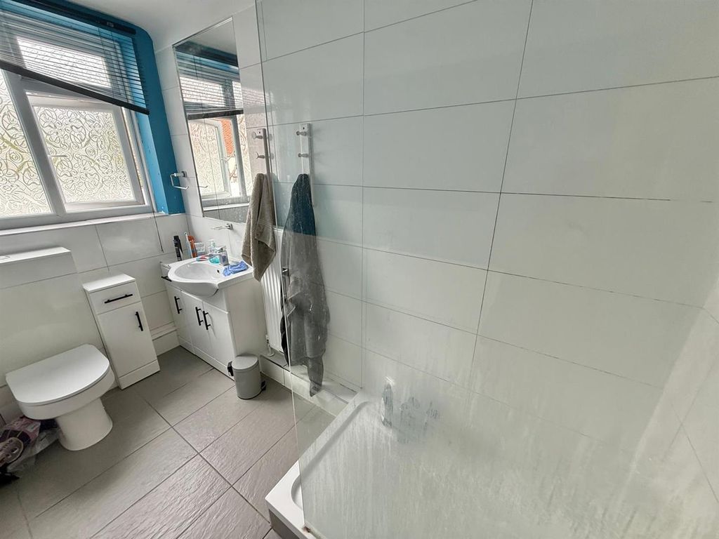 Additional image 7 of 2 bed flat for saleTytherington Court, Macclesfield SK10
