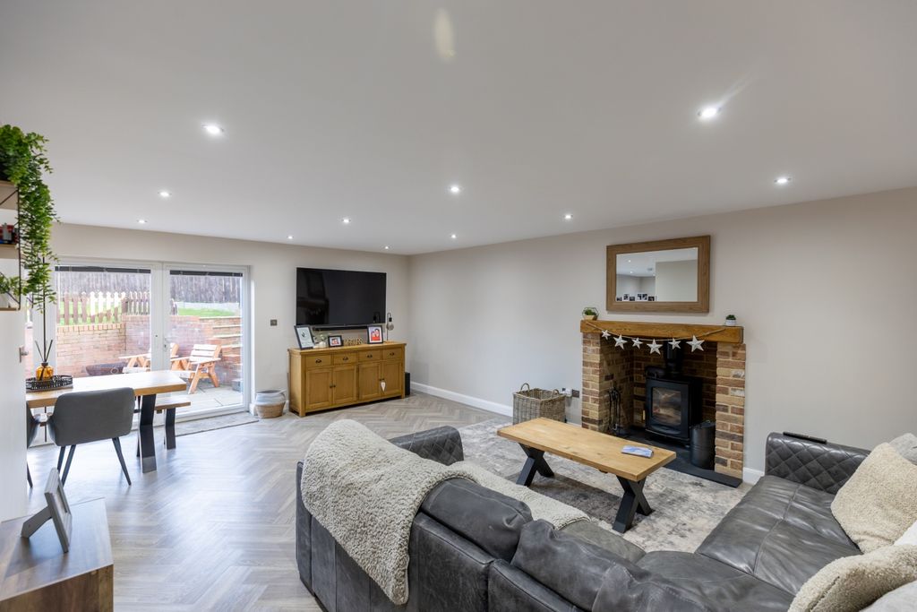 Property photo 2 of 26 Poplar-12