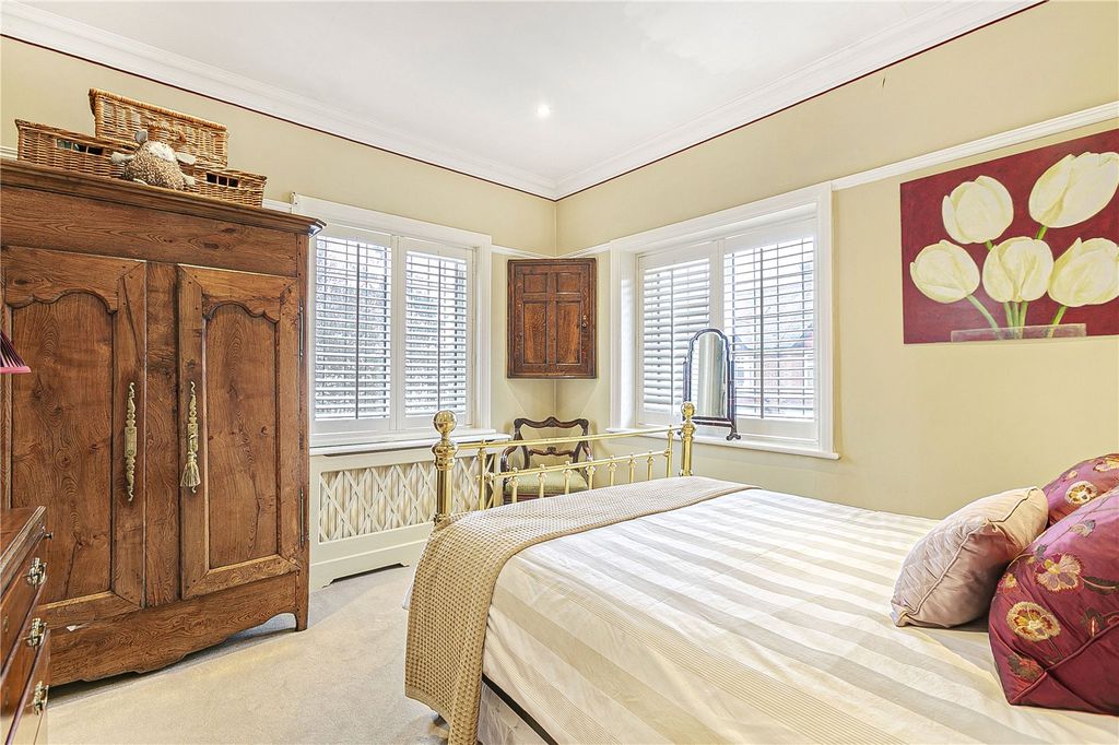 Additional image 17 of 6 bed detached house for salePark Avenue, Enfield EN1