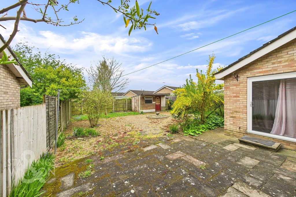 Property photo 2 of 23