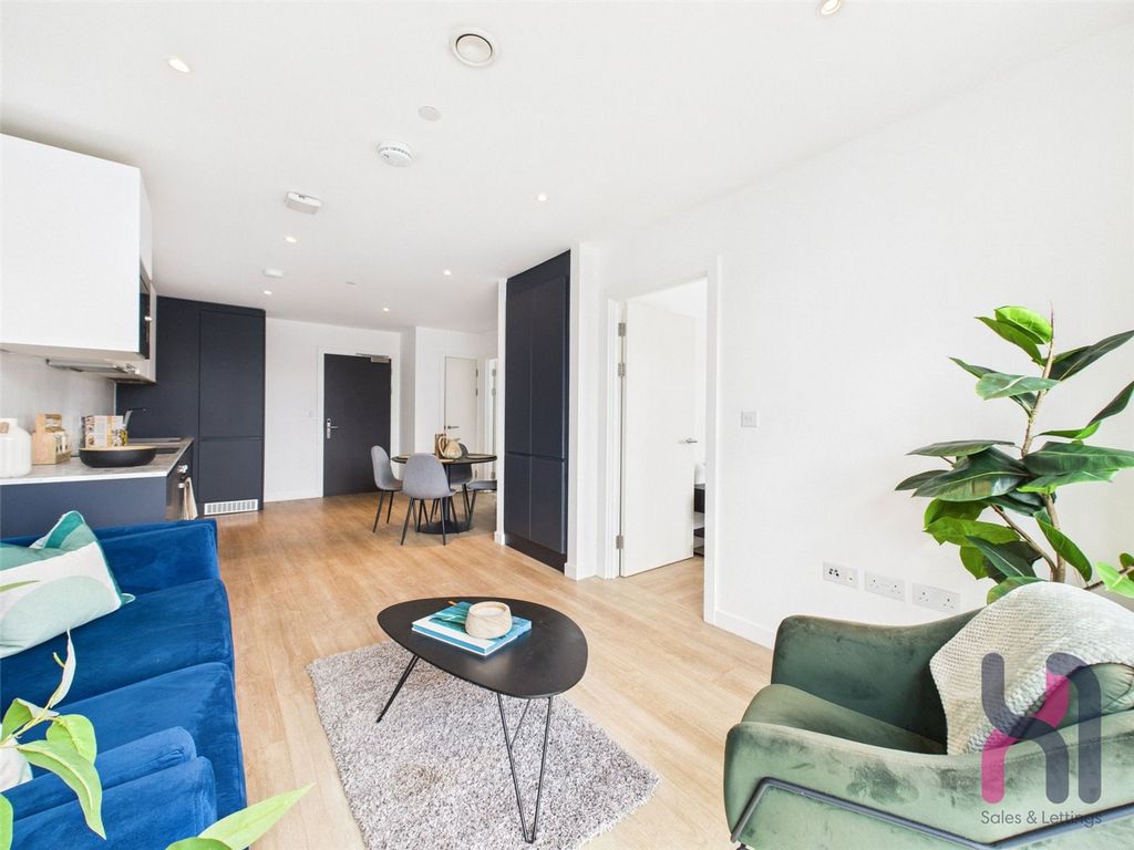 Property photo 1 of 11