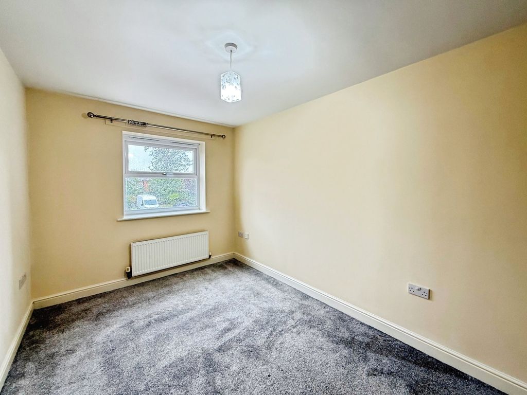 Property photo 3 of 8 Picture No. 13
