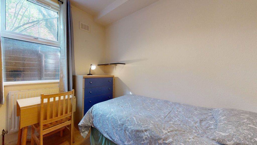 Property photo 1 of 5 Bedroom