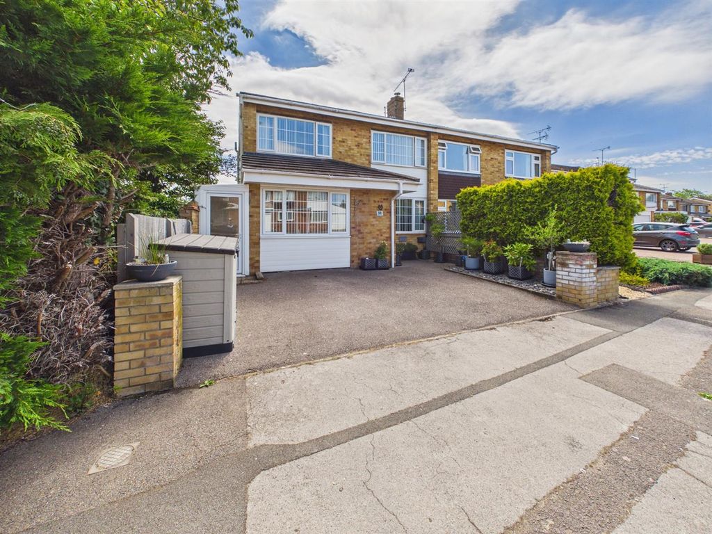Property photo 1 of 14 Cam05510G0-Pr0240-Still016.Jpg