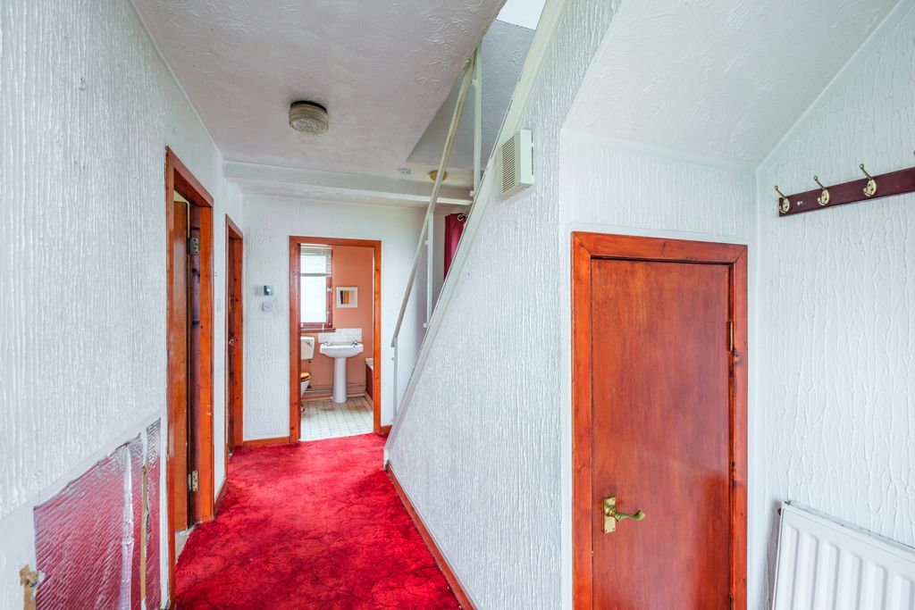 Property photo 2 of 24