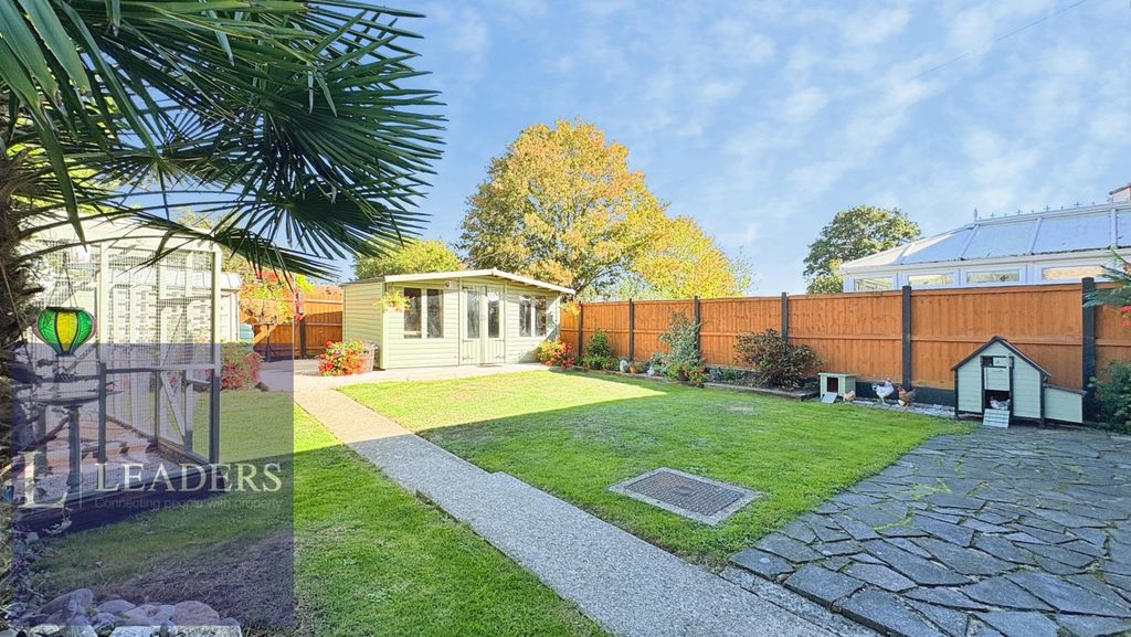 Property photo 3 of 17 Garden