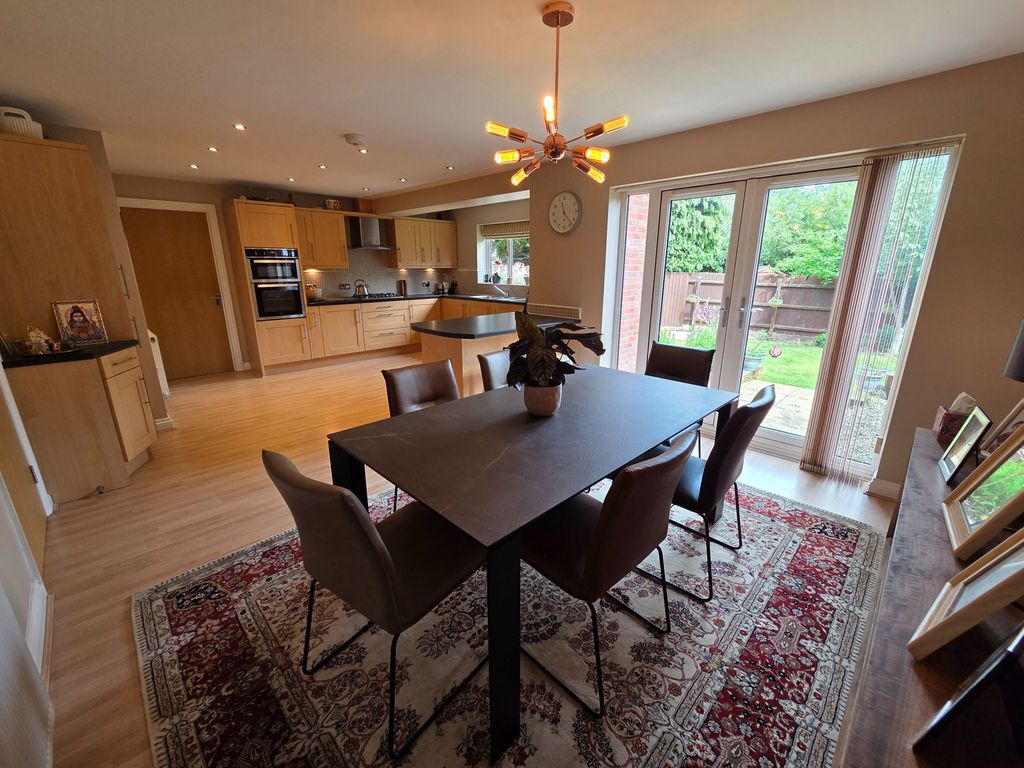 Property photo 3 of 32