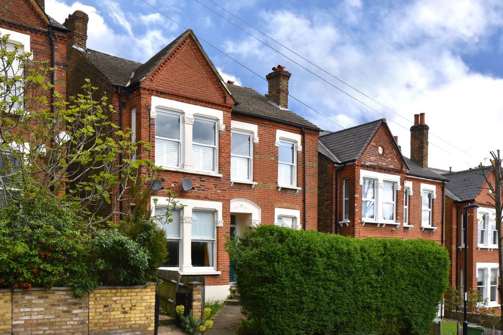 Property photo 1 of 11
