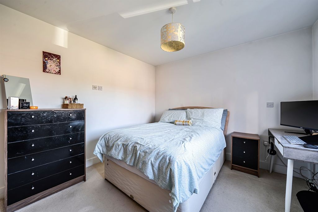 Additional image 11 of 2 bed flat for saleFoxglove Drive, Maidenhead SL6