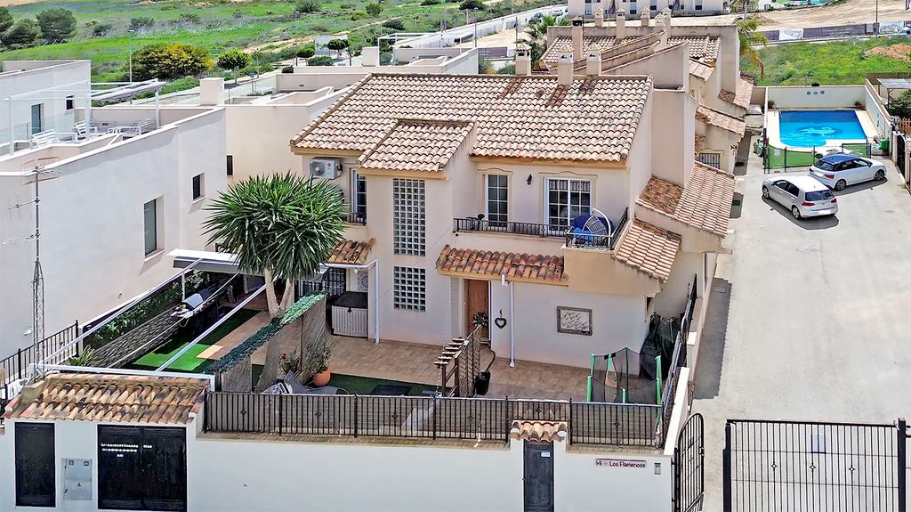 Property photo 1 of 40