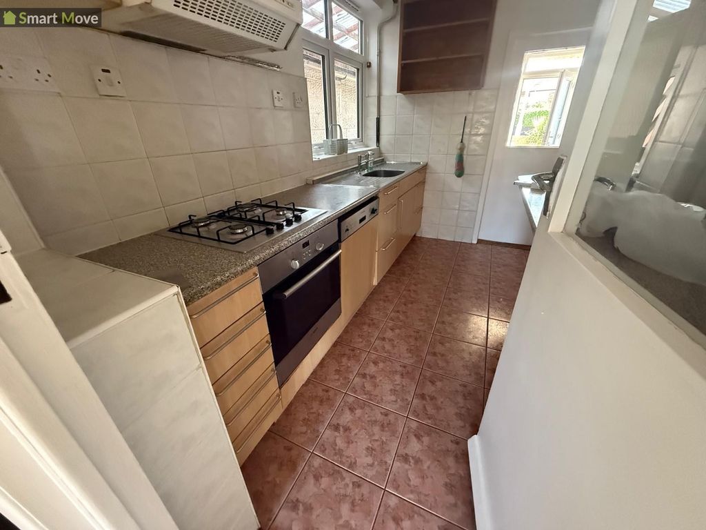 Property photo 3 of 14 Kitchen Area