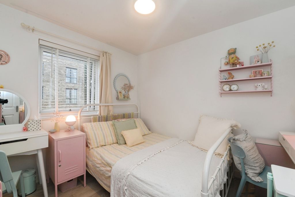 Property photo 2 of 17 Photo