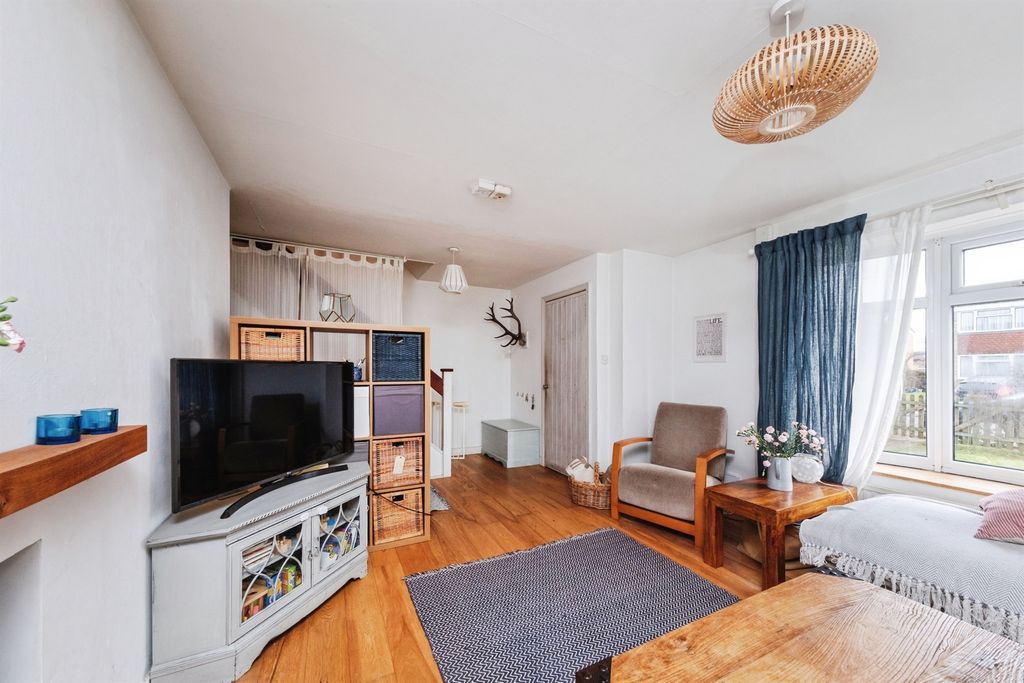 Property photo 3 of 19