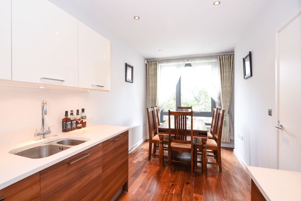 Property photo 2 of 11 Dinning Room