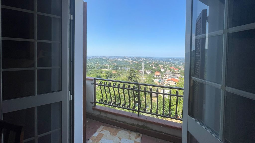 Property photo 1 of 30