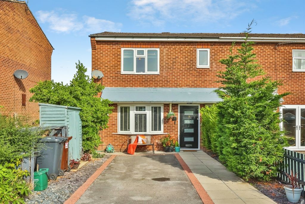 Property photo 1 of 28