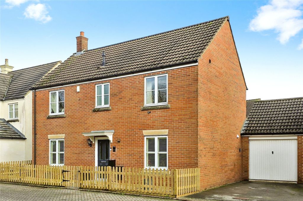 Property photo 1 of 24 External