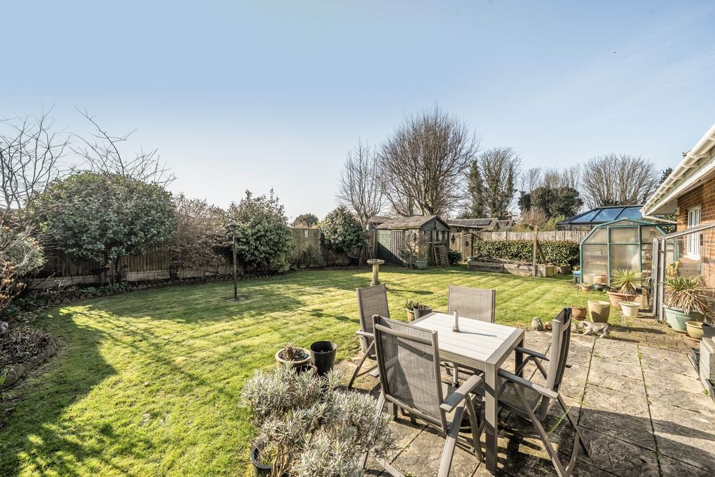 Property photo 2 of 19 Garden