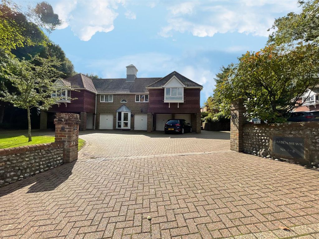 Property photo 2 of 24
