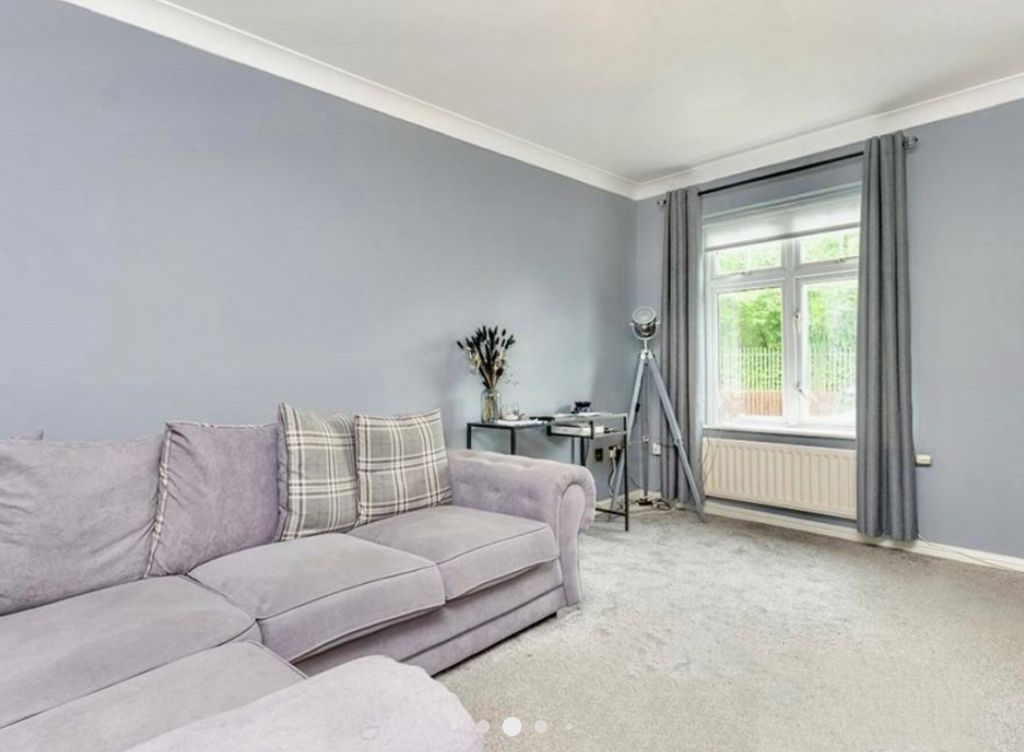 Property photo 2 of 8