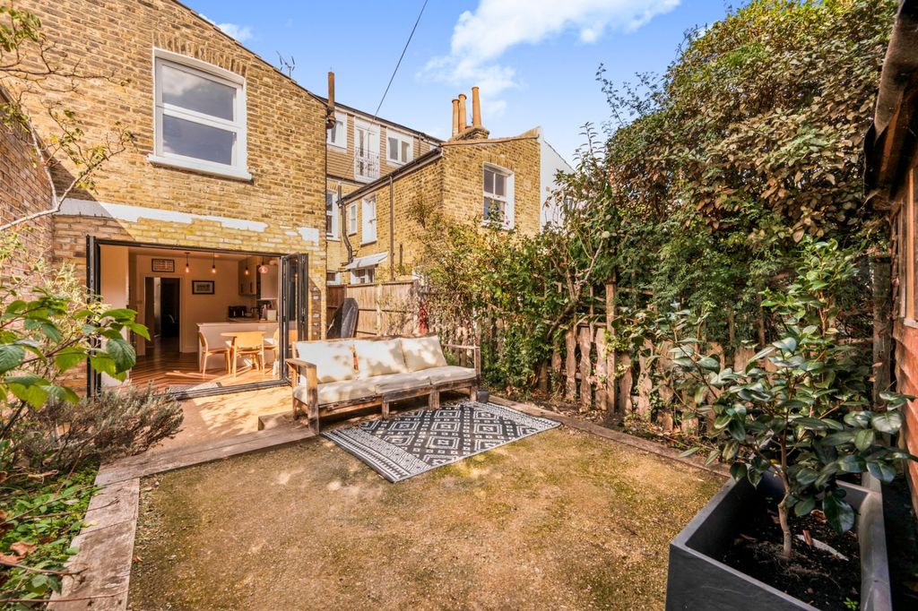 Property photo 2 of 19