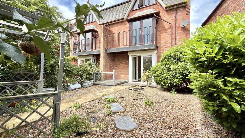 Property photo 1 of 14 4