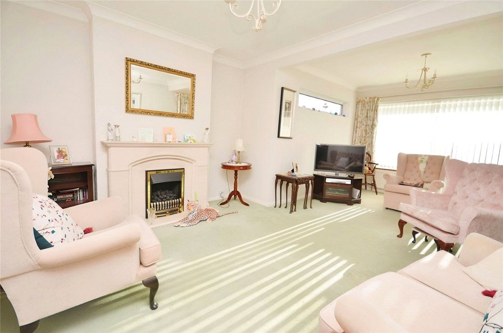 Property photo 2 of 12 Living Room