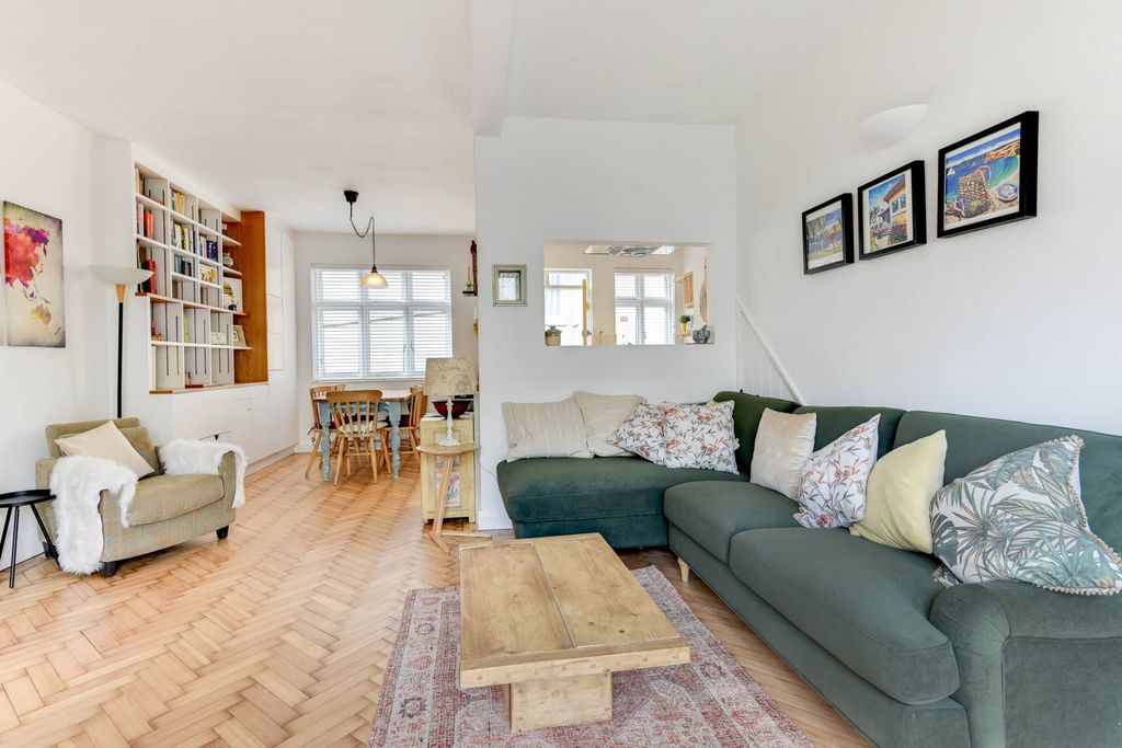 Property photo 2 of 36