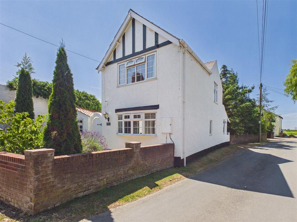 Property photo 1 of 24 Ings Lane - Main Photo