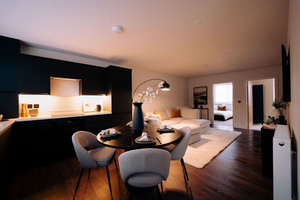 Property photo 1 of 12 Apartment 6