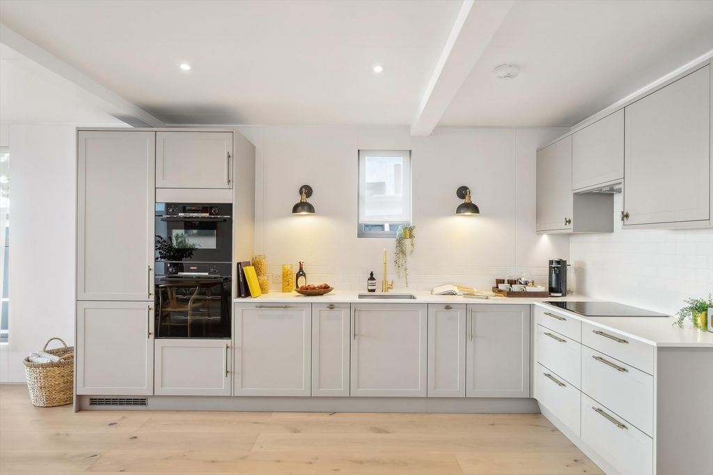 Property photo 2 of 16 Image