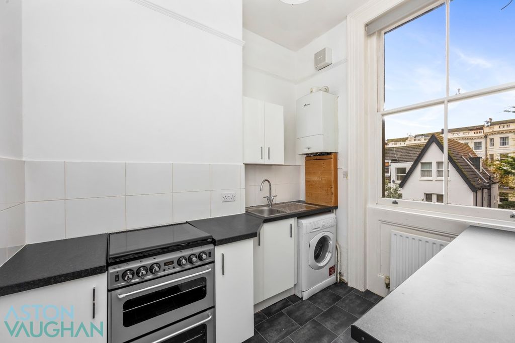 Property photo 3 of 8 4697312