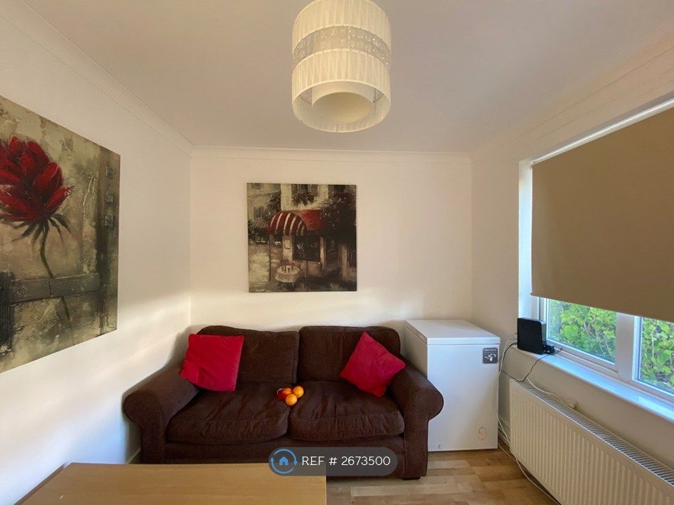 Property photo 3 of 5 Communal Lounge