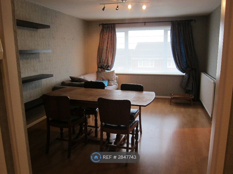 Property photo 2 of 9 Living Room