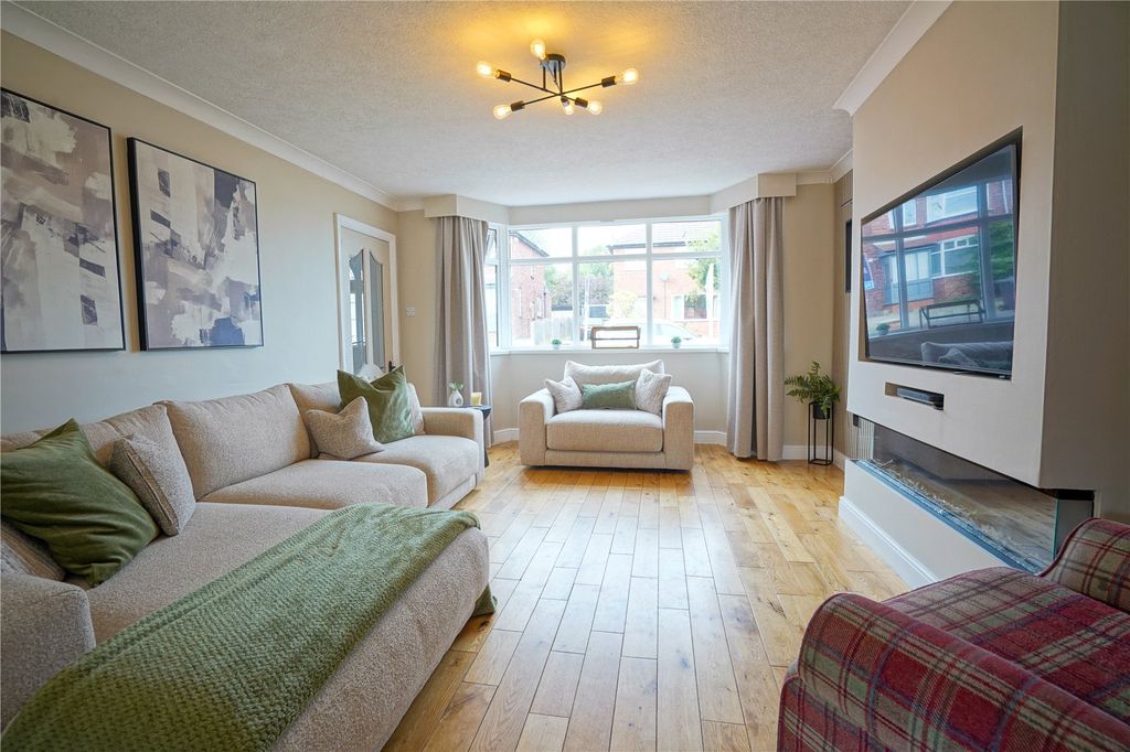 Property photo 3 of 21 Picture No. 07
